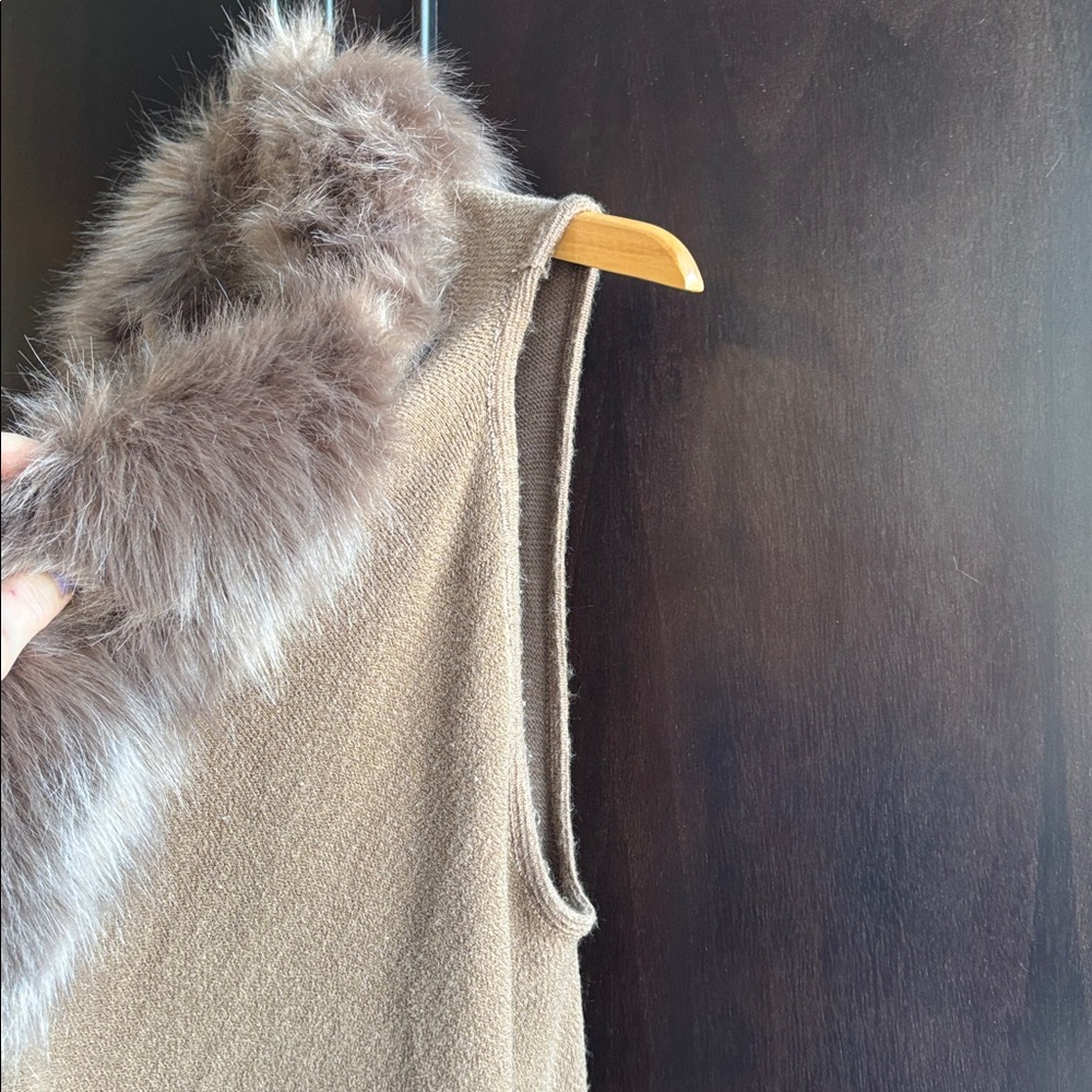 Brown Sleeveless Vest Sweater with Faux Fur Trim - Picture 7 of 13